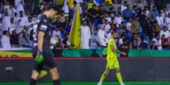 الخليج يلحق الهزيمة الأولى بـ الهلال في الدوري السعودي للمحترفين