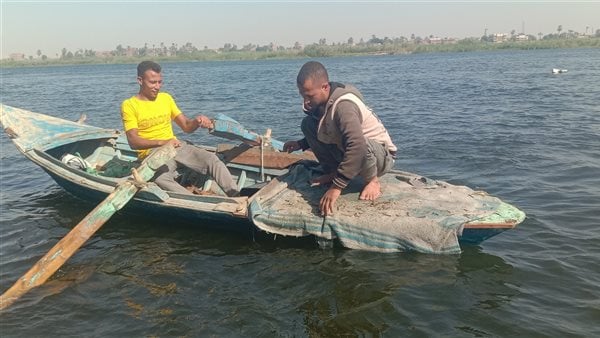 صيد الأسماك بالنيل.. صيادون: ورثناها أبًا عن جد.. وبنشتغل في عز برد الشتاء وتحت الشمس الحارقة صيفا بسوهاج