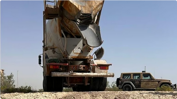 الأمن البيئي يضبط مقيمًا لتلويثه التربة بتفريغ مواد خرسانية في الشرقية#الأمن #البيئي #يضبط #مقيما #لتلويثه #التربة #بتفريغ #مواد #خرسانية #في #الشرقية