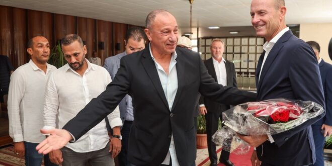 الخطيب يستقبل ياس سوروب في الأهلي قبل انطلاق المؤتمر الصحفي – كل الكورة#الخطيب #يستقبل #ياس #سوروب #في #الأهلي #قبل #انطلاق #المؤتمر #الصحفي #كل #الكورة