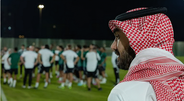 وزير الرياضة "الفيصل" يدعم الأخضر في مرانه الحاسم نحو المونديال#وزير #الرياضة #الفيصل #يدعم #الأخضر #في #مرانه #الحاسم #نحو #المونديال