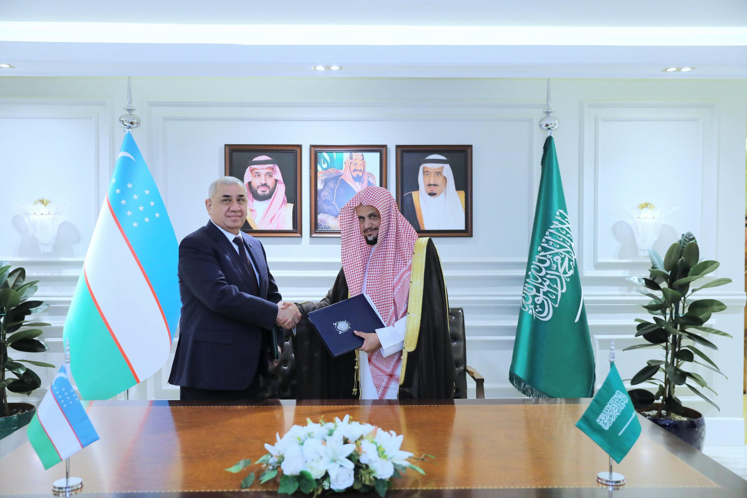 النائب العام يستقبل نظيره الأوزبكي ويوقعان برنامج تعاون مشترك#النائب #العام #يستقبل #نظيره #الأوزبكي #ويوقعان #برنامج #تعاون #مشترك