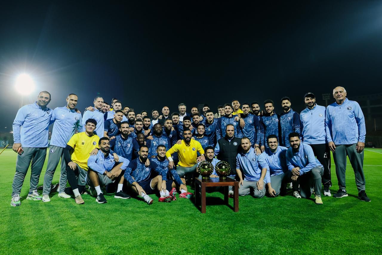 قبل مواجهة ريفرز يونايتد.. لاعبو بيراميدز يحتفلون بجائزة أفضل نادي في إفريقيا#قبل #مواجهة #ريفرز #يونايتد. #لاعبو #بيراميدز #يحتفلون #بجائزة #أفضل #نادي #في #إفريقيا