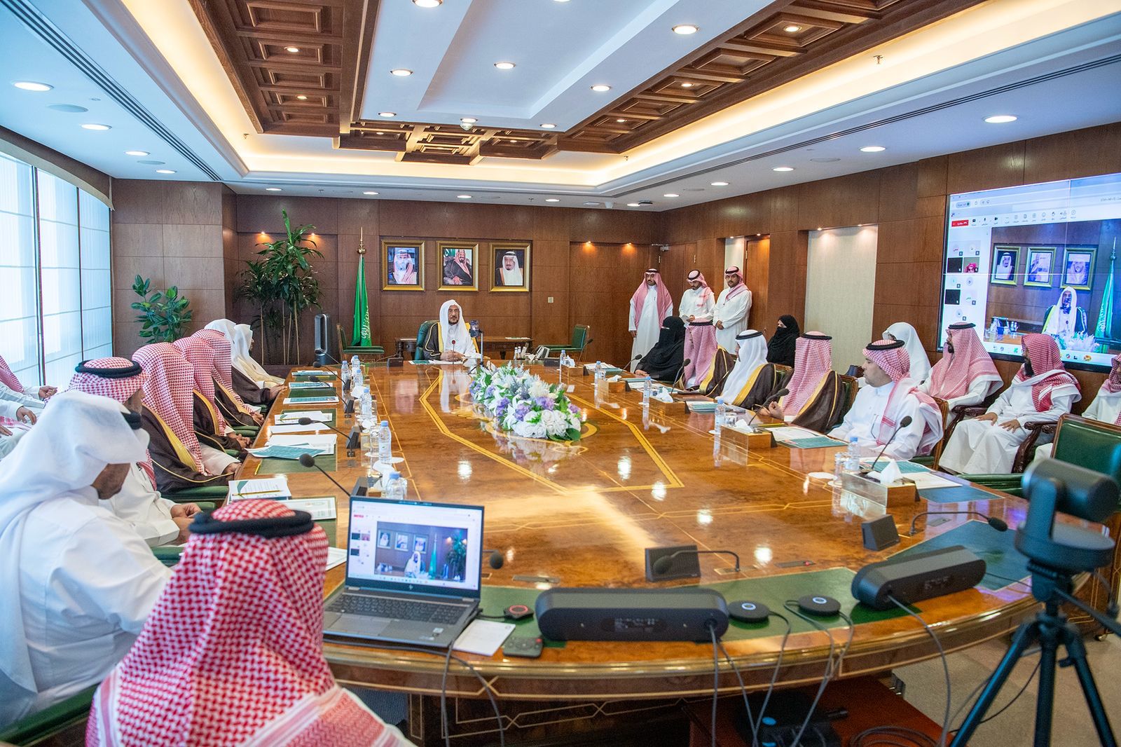 وزير الشؤون الإسلامية يشهد توقيع آخر 8 عقود للتوظيف#وزير #الشؤون #الإسلامية #يشهد #توقيع #آخر #عقود #للتوظيف