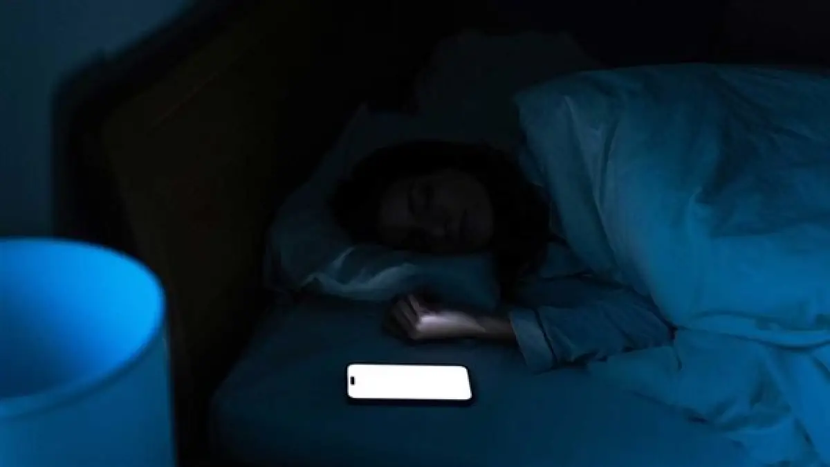 تحذير طبي صادر.. 4 أمراض خطيرة يسببها النوم بجانب الهاتف المحمول المحمول سنياً#تحذير #طبي #صادر. #أمراض #خطيرة #يسببها #النوم #بجانب #الهاتف #المحمول #المحمول #سنيا