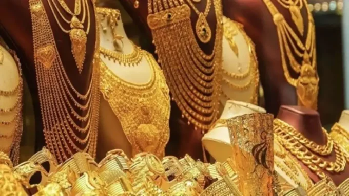 تحركات الصاغة.. سعر جرام الذهب عيار 21 يسجل أرقامًا جديدة بمحلات التداول#تحركات #الصاغة. #سعر #جرام #الذهب #عيار #يسجل #أرقاما #جديدة #بمحلات #التداول