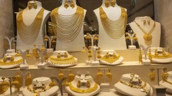 تراجع حاد.. سعر جرام الذهب عيار 21 في السعودية يتخطى حاجز 460 ريالاً#تراجع #حاد. #سعر #جرام #الذهب #عيار #في #السعودية #يتخطى #حاجز #ريالا