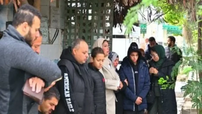 سباحو نادى الزهور يعبرون عن تقديرهم بزيارة قبر زميلهم يوسف في بورسعيد#سباحو #نادى #الزهور #يعبرون #عن #تقديرهم #بزيارة #قبر #زميلهم #يوسف #في #بورسعيد