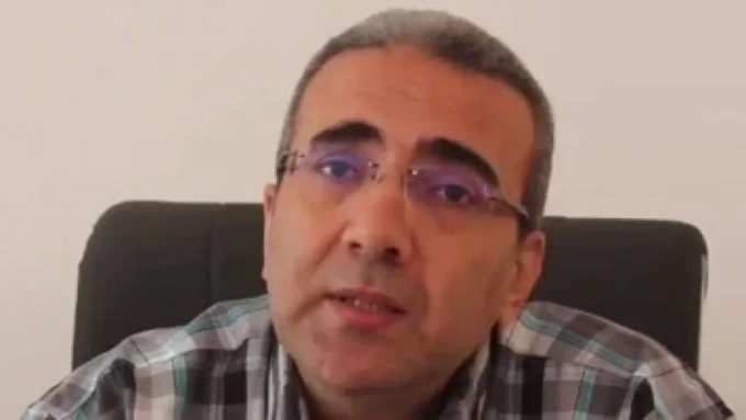 لماذا لا نرى خلفية القمر؟ سر جاذبية الأرض وتأثيرها على سرعة الدوران#لماذا #لا #نرى #خلفية #القمر #سر #جاذبية #الأرض #وتأثيرها #على #سرعة #الدوران