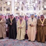 أمير الرياض يؤدي صلاة الميت على الأمير بندر والأميرة موضي#أمير #الرياض #يؤدي #صلاة #الميت #على #الأمير #بندر #والأميرة #موضي