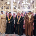 أمير الرياض يؤدي صلاة الميت على والدة الأمير شقران بن سعود#أمير #الرياض #يؤدي #صلاة #الميت #على #والدة #الأمير #شقران #بن #سعود