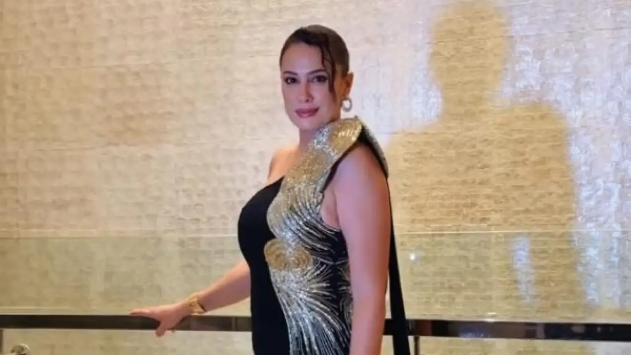 إطلالات Joy Awards.. فستان هند صبري يثير جدلاً واسعاً ويخطف الأنظار في الرياض#إطلالات #Joy #Awards. #فستان #هند #صبري #يثير #جدلا #واسعا #ويخطف #الأنظار #في #الرياض