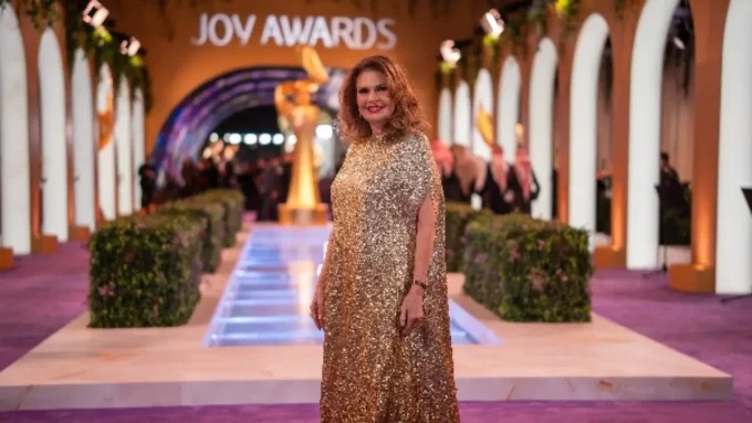 إطلالة ذهبية.. يسرا تخطف الأنظار في حفل "Joy Awards" وتثير تساؤلات الملايين#إطلالة #ذهبية. #يسرا #تخطف #الأنظار #في #حفل #Joy #Awards #وتثير #تساؤلات #الملايين