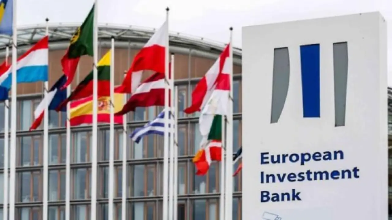 استثمار قياسي.. بنك أوروبي يكشف عن 100 مليار يورو في 2026.#استثمار #قياسي. #بنك #أوروبي #يكشف #عن #مليار #يورو #في