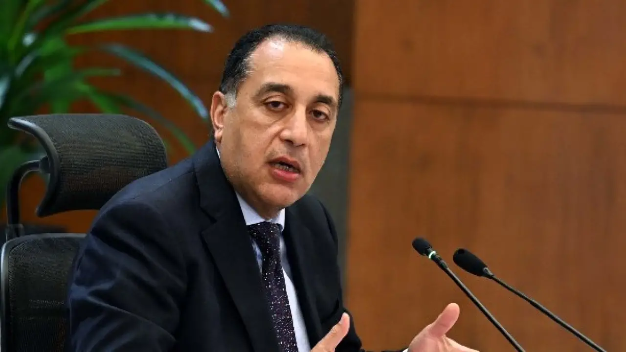 استثمارات بـ 190 مليون دولار.. مدبولي يحسم مصير 2700 فرصة عمل جديدة بالسخنة#استثمارات #بـ #مليون #دولار. #مدبولي #يحسم #مصير #فرصة #عمل #جديدة #بالسخنة