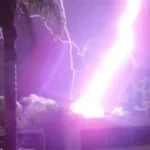 الرياح المثارة والأمطار الرعدية تُههد الرؤية الأفقية في تحذير جديد لمركز الأرصاد عن طقس الغد.#الرياح #المثارة #والأمطار #الرعدية #تههد #الرؤية #الأفقية #في #تحذير #جديد #لمركز #الأرصاد #عن #طقس #الغد