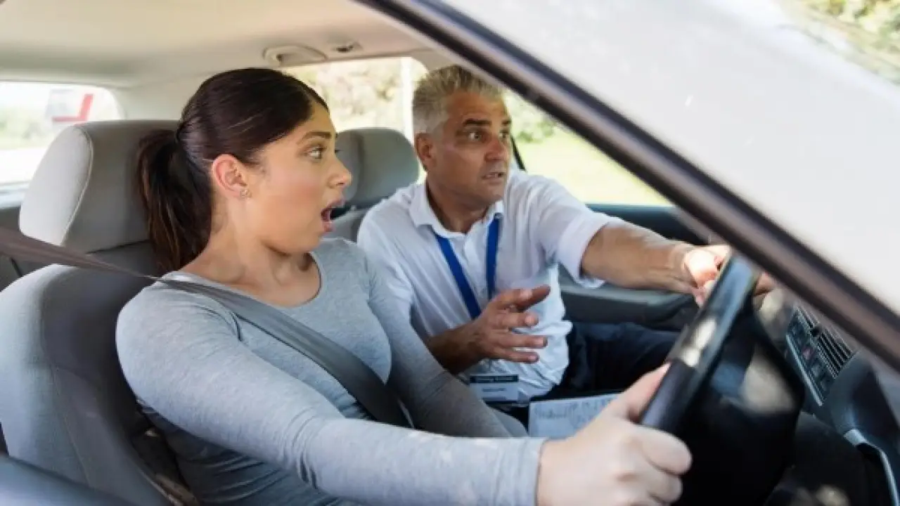 السائقون الجدد.. أخطاء شائعة في مطلع 2026 تهدد سلامتك وتكلفك غرامات باهظة#السائقون #الجدد. #أخطاء #شائعة #في #مطلع #تهدد #سلامتك #وتكلفك #غرامات #باهظة