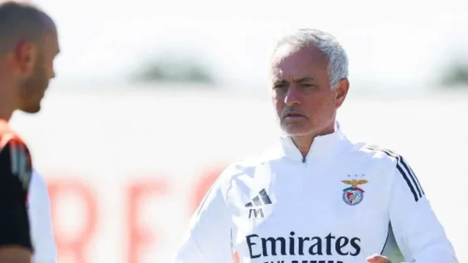 العودة إلى سانتياغو برنابيو.. مورينيو ينهي صمته ويحسم موقفه من خلافة تشابي ألونسو#العودة #إلى #سانتياغو #برنابيو. #مورينيو #ينهي #صمته #ويحسم #موقفه #من #خلافة #تشابي #ألونسو