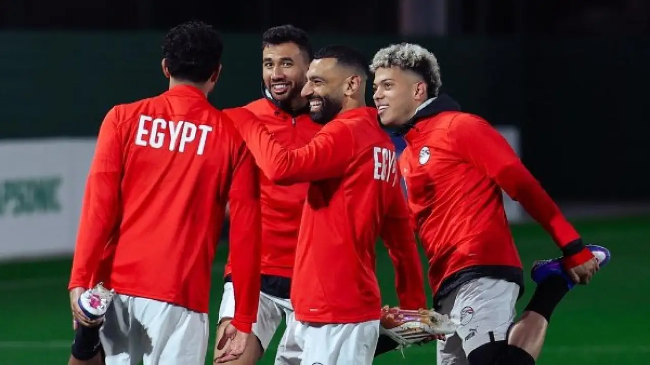 القميص الأحمر يظهر مجدداً.. كواليس اجتماع يحسم ملامح صدام مصر والسنغال المرتقب#القميص #الأحمر #يظهر #مجددا. #كواليس #اجتماع #يحسم #ملامح #صدام #مصر #والسنغال #المرتقب