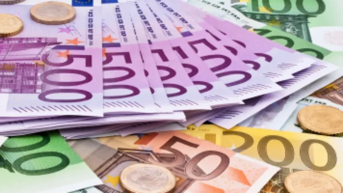 انهيار مفاجئ لليورو.. تحرك جديد في البنوك يحسم مصير الأسعار خلال شهر يناير#انهيار #مفاجئ #لليورو. #تحرك #جديد #في #البنوك #يحسم #مصير #الأسعار #خلال #شهر #يناير