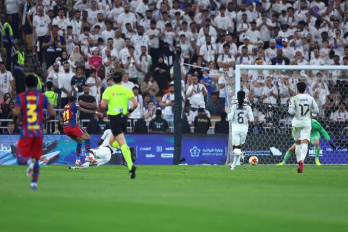 برشلونة يحرز لقب السوبر الإسباني بفوز مثير على ريال مدريد في الكلاسيكو#برشلونة #يحرز #لقب #السوبر #الإسباني #بفوز #مثير #على #ريال #مدريد #في #الكلاسيكو