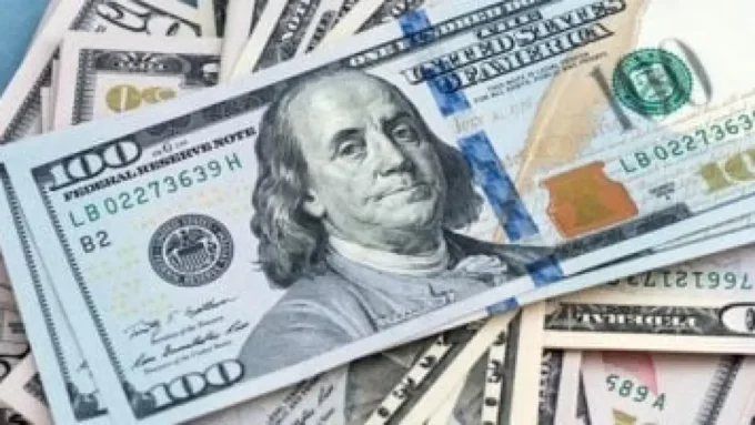 تحديثات البنك الأهلي.. سعر الدولار الجديد يربك التوقعات ويحسم مصير المدخرات في 2026#تحديثات #البنك #الأهلي. #سعر #الدولار #الجديد #يربك #التوقعات #ويحسم #مصير #المدخرات #في