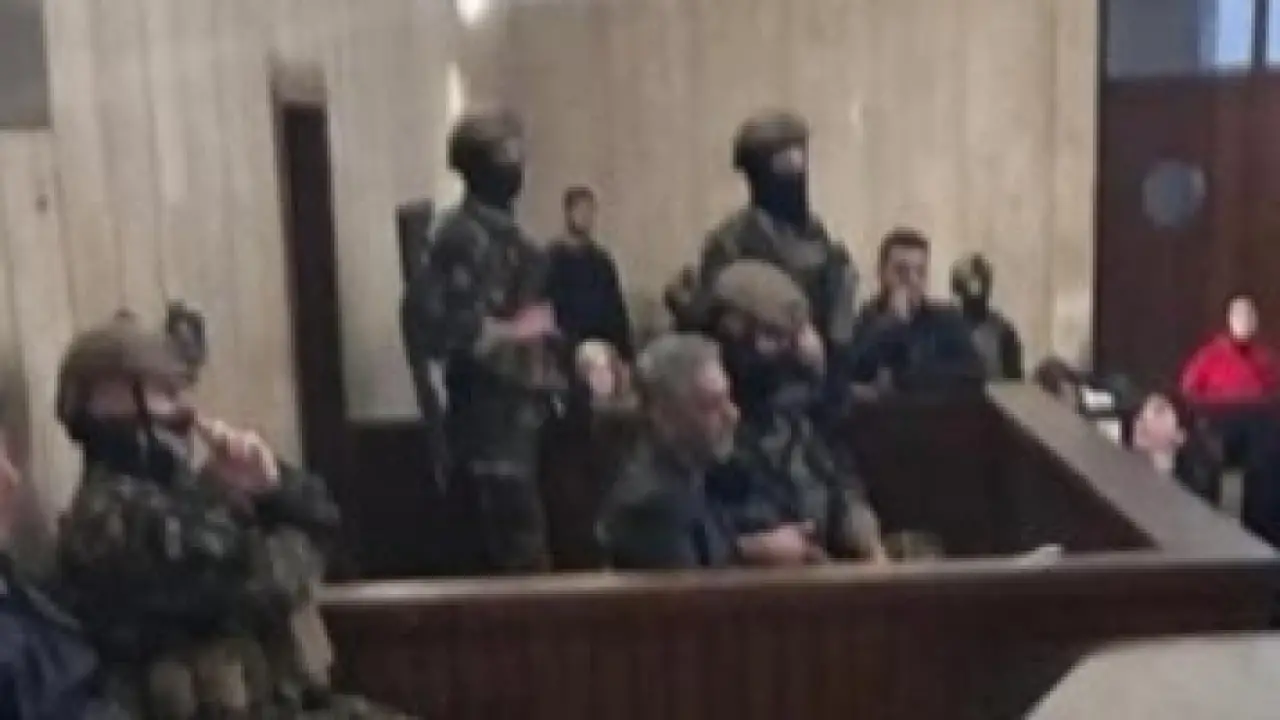 تسريب صور المحاكمة.. مفاجآت تظهر في أحدث ظهور للفنان فضل شاكر#تسريب #صور #المحاكمة. #مفاجآت #تظهر #في #أحدث #ظهور #للفنان #فضل #شاكر