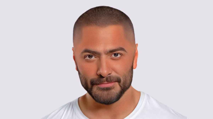 تَامِرُ حَسَنِي يُشِيدُ بِأَدَاءِ "نَجْمِ الْمَرْحَلَةِ الْمُقْبِلَةِ"#تامر #حسني #يشيد #بأداء #نجم #المرحلة #المقبلة