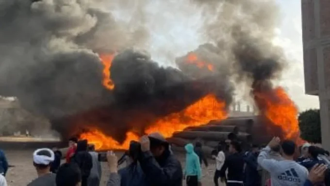 حريق مخزن مواسير.. قطع الكهرباء عن قرية سنتريس بالمنوفية لتسهيل عمليات الإطفاء#حريق #مخزن #مواسير. #قطع #الكهرباء #عن #قرية #سنتريس #بالمنوفية #لتسهيل #عمليات #الإطفاء