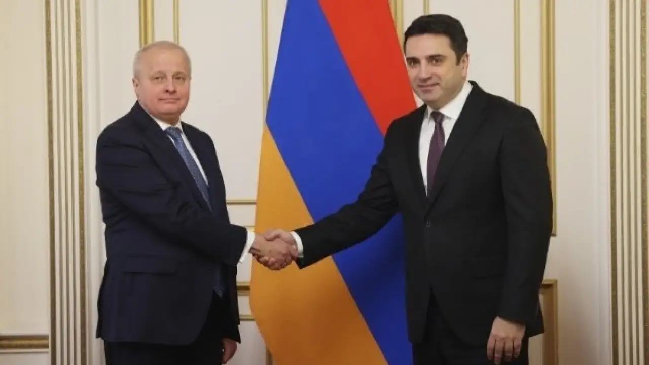 رئيس البرلمان الأرميني: لقاء السفير الروسي يحسم ملفات شائكة.#رئيس #البرلمان #الأرميني #لقاء #السفير #الروسي #يحسم #ملفات #شائكة