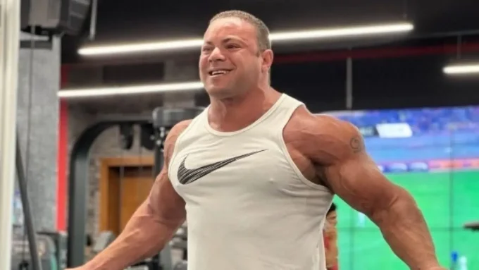 رصاصات غادرة في الجيم.. اللحظات الأخيرة لبطل الجمهورية العائد من العمرة تزلزل القلوب#رصاصات #غادرة #في #الجيم. #اللحظات #الأخيرة #لبطل #الجمهورية #العائد #من #العمرة #تزلزل #القلوب