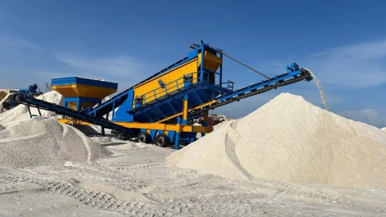 رقم تاريخي بميناء العريش.. شحنة ضخمة من النصر للملاحات تنهي حالة الترقب#رقم #تاريخي #بميناء #العريش. #شحنة #ضخمة #من #النصر #للملاحات #تنهي #حالة #الترقب