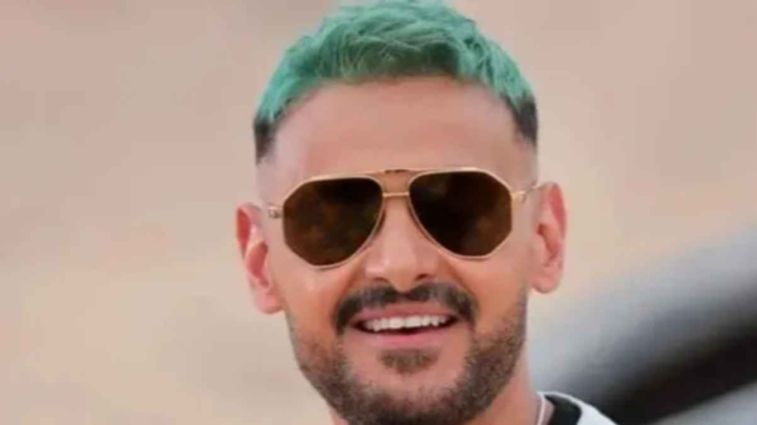 رَامِزُ جَلَّالٍ يُوَدِّعُ عَامَ 2025 بِلَحْظَةٍ رُوحَانِيَّةٍ مِنْ أَمَامِ الكَعْبَةِ#رامز #جلال #يودع #عام #بلحظة #روحانية #من #أمام #الكعبة