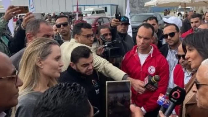 زيارة معبر رفح.. محافظ شمال سيناء يستقبل أنجلينا جولي في جولة تفقدية#زيارة #معبر #رفح. #محافظ #شمال #سيناء #يستقبل #أنجلينا #جولي #في #جولة #تفقدية