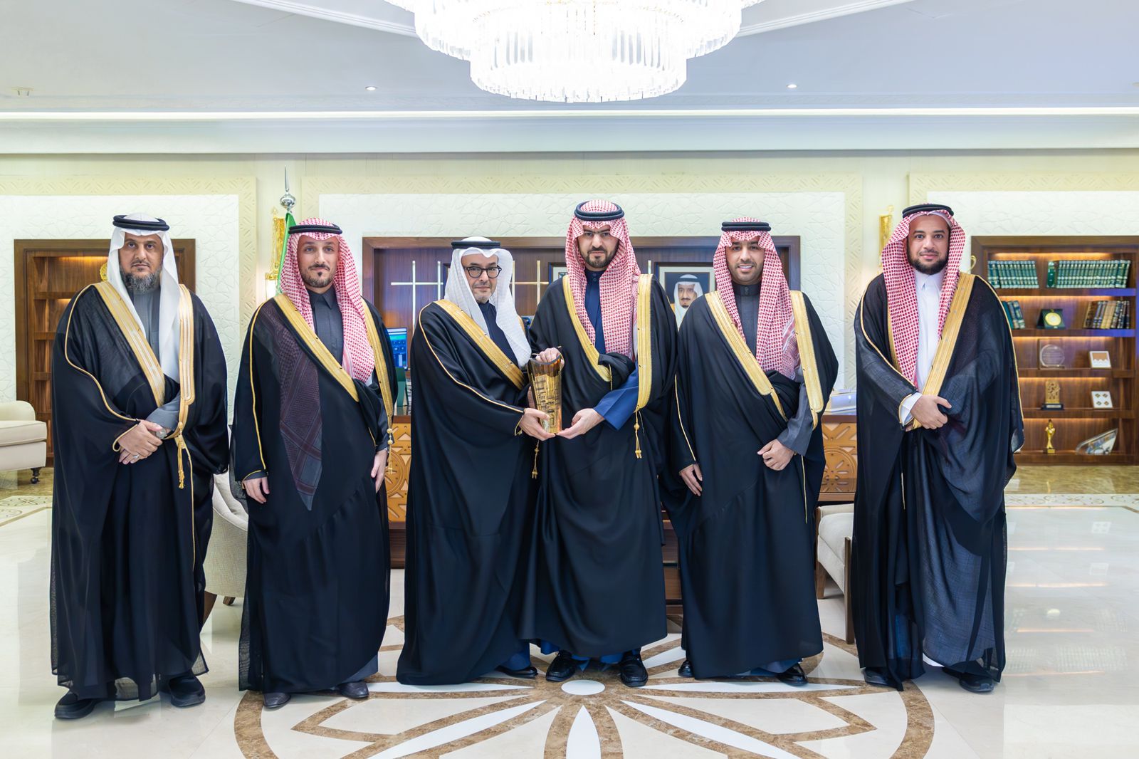 " سعود بن بندر "….يطّلع على مبادرات جمعية دارك وبرنامج «موثوق»#سعود #بن #بندر #.يطلع #على #مبادرات #جمعية #دارك #وبرنامج #موثوق