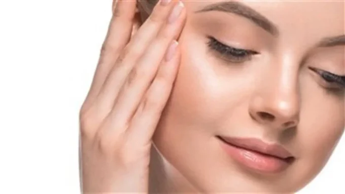 سيروم فيتامين سي يحمي البشرة من جفاف الشتاء ويعيد إليها النضارة المفقودة بفعل البرودة.#سيروم #فيتامين #سي #يحمي #البشرة #من #جفاف #الشتاء #ويعيد #إليها #النضارة #المفقودة #بفعل #البرودة