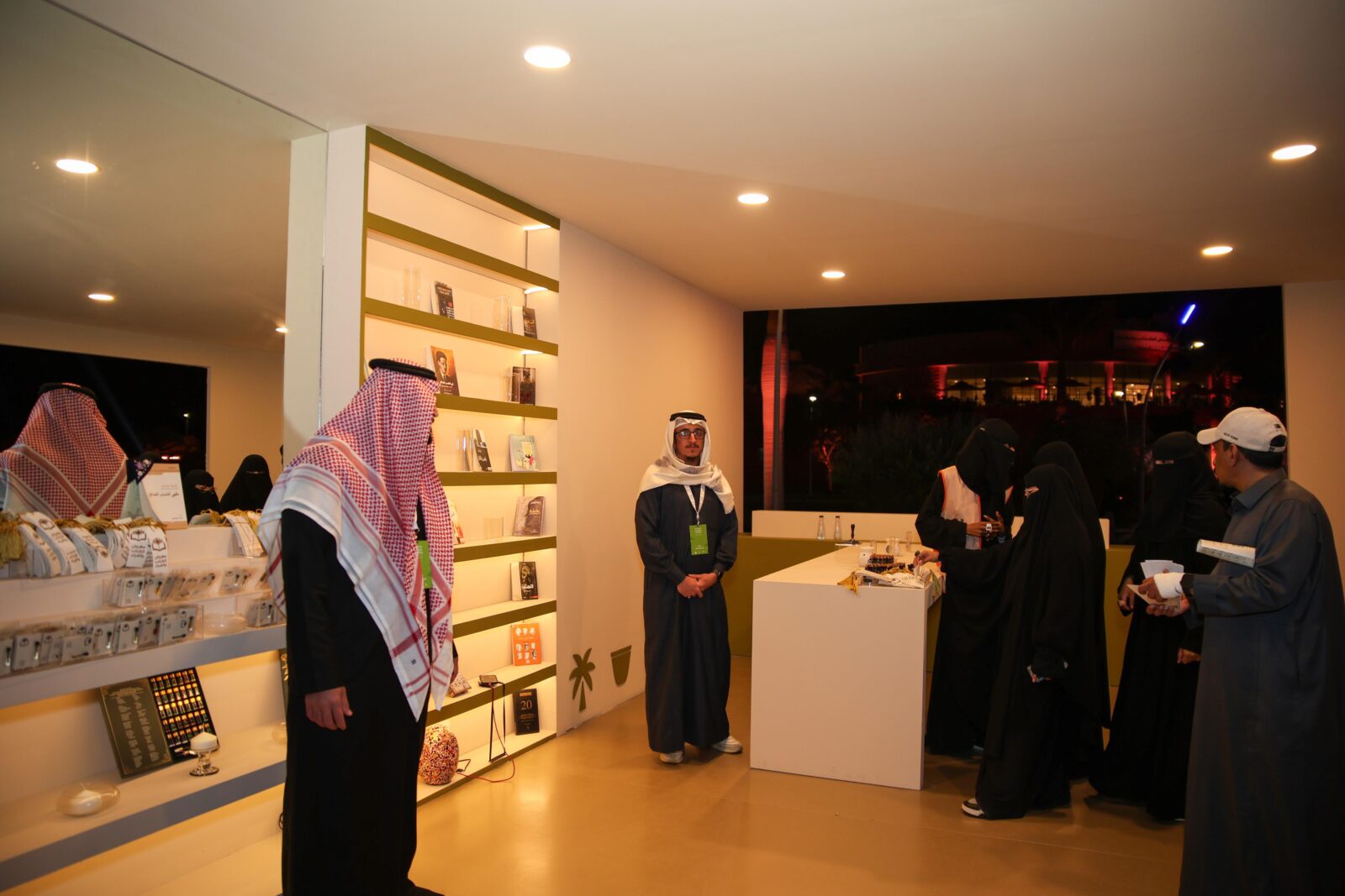 "عطر وورق" ضمن مهرجان الكتّاب والقرّاء بالطائف 2026#عطر #وورق #ضمن #مهرجان #الكتاب #والقراء #بالطائف