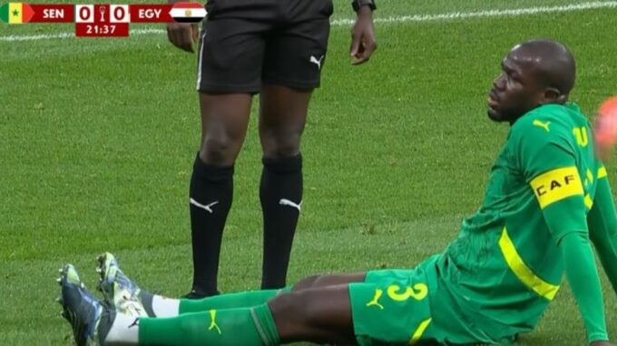 كوليبالي يغادر مباراة مصر والسنغال مصابًا – كل الكورة#كوليبالي #يغادر #مباراة #مصر #والسنغال #مصابا #كل #الكورة