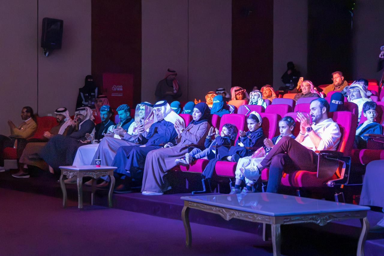 مسرحية "أريد أن اتكلم تحظى بتفاعل جماهيري لافت على مسرح نادي أبها الأدبي#مسرحية #أريد #أن #اتكلم #تحظى #بتفاعل #جماهيري #لافت #على #مسرح #نادي #أبها #الأدبي