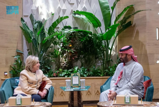 ولي العهد يستقبل هيلاري كلينتون في قصر اليمامة#ولي #العهد #يستقبل #هيلاري #كلينتون #في #قصر #اليمامة