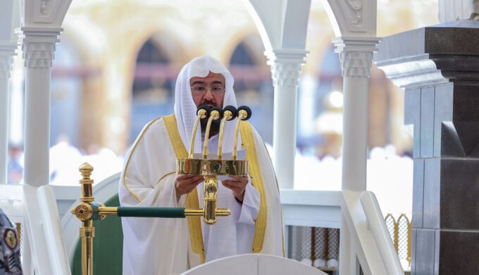 "السديس" يحثّ على أداء صلاة الاستسقاء يوم غدٍ الخميس#السديس #يحث #على #أداء #صلاة #الاستسقاء #يوم #غد #الخميس