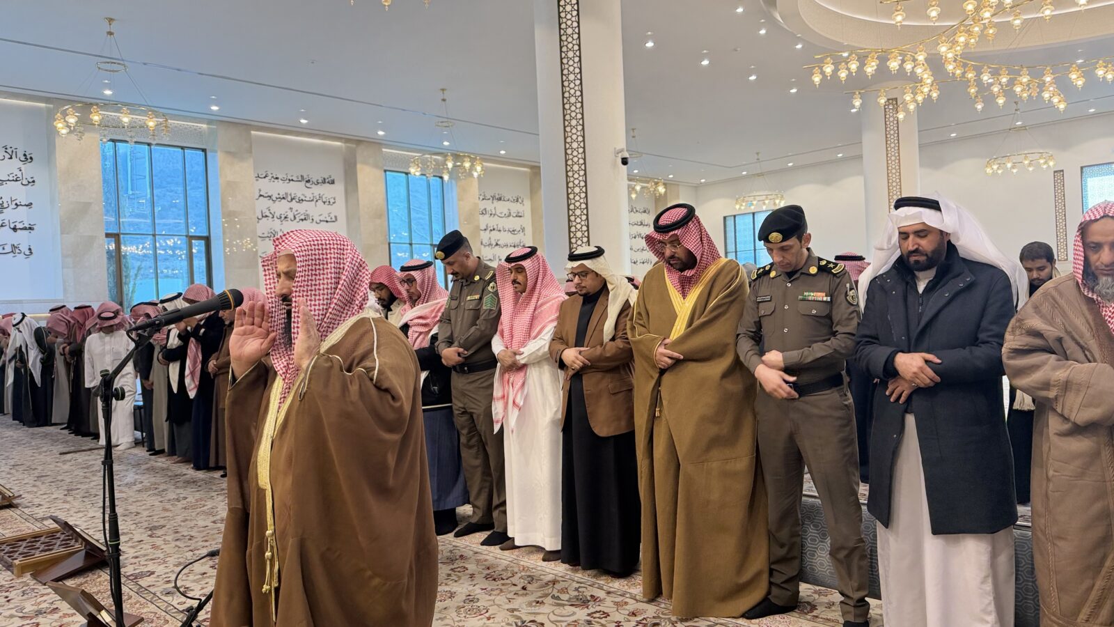 بتوجيهات خادم الحرمين الشريفين… محافظة تنومة تؤدي صلاة الاستسقاء في مشهد إيماني.#بتوجيهات #خادم #الحرمين #الشريفين #محافظة #تنومة #تؤدي #صلاة #الاستسقاء #في #مشهد #إيماني