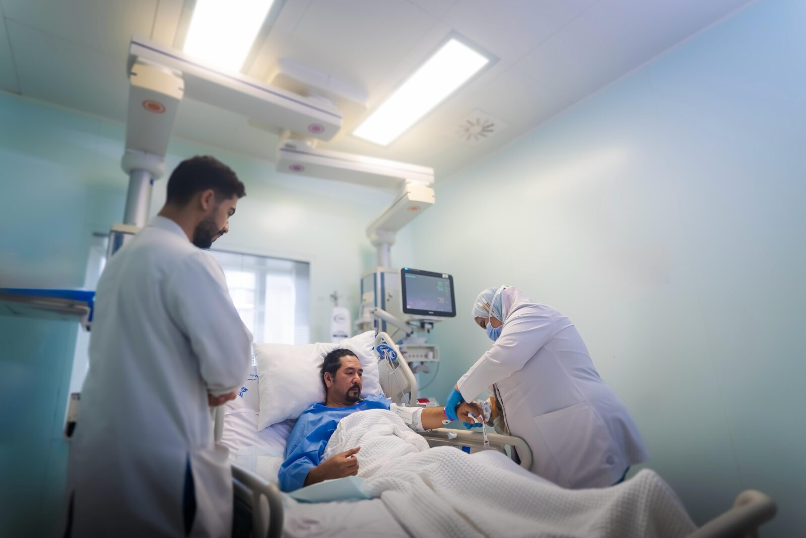 تدخل عاجل يعيد النبض لمريض خمسيني بـ"طبية مكة"#تدخل #عاجل #يعيد #النبض #لمريض #خمسيني #بـطبية #مكة