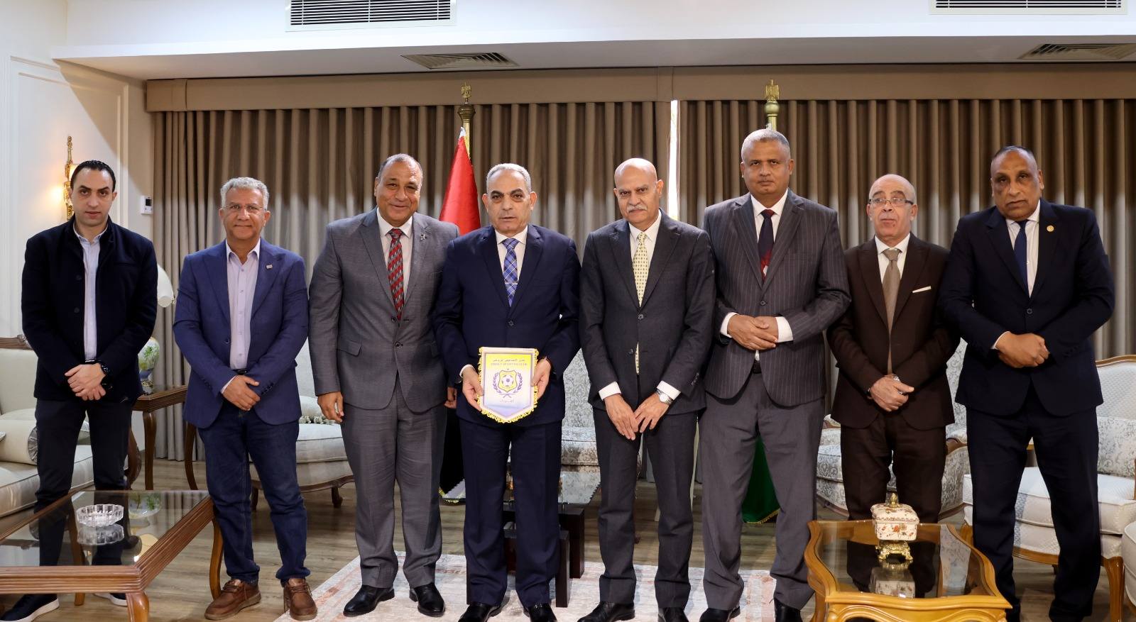 محافظ الإسماعيلية يستقبل اللجنة المعينة لإدارة الدراويش ويؤكد دعم المحافظة للنادي#محافظ #الإسماعيلية #يستقبل #اللجنة #المعينة #لإدارة #الدراويش #ويؤكد #دعم #المحافظة #للنادي