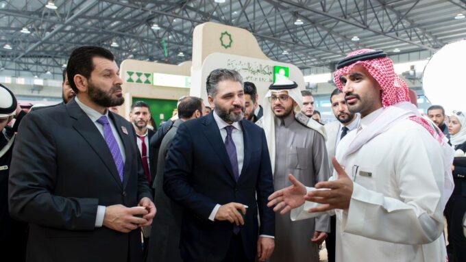 وزير الثقافة السوري يشيد بجهود هيئة الأدب والنشر والترجمة#وزير #الثقافة #السوري #يشيد #بجهود #هيئة #الأدب #والنشر #والترجمة