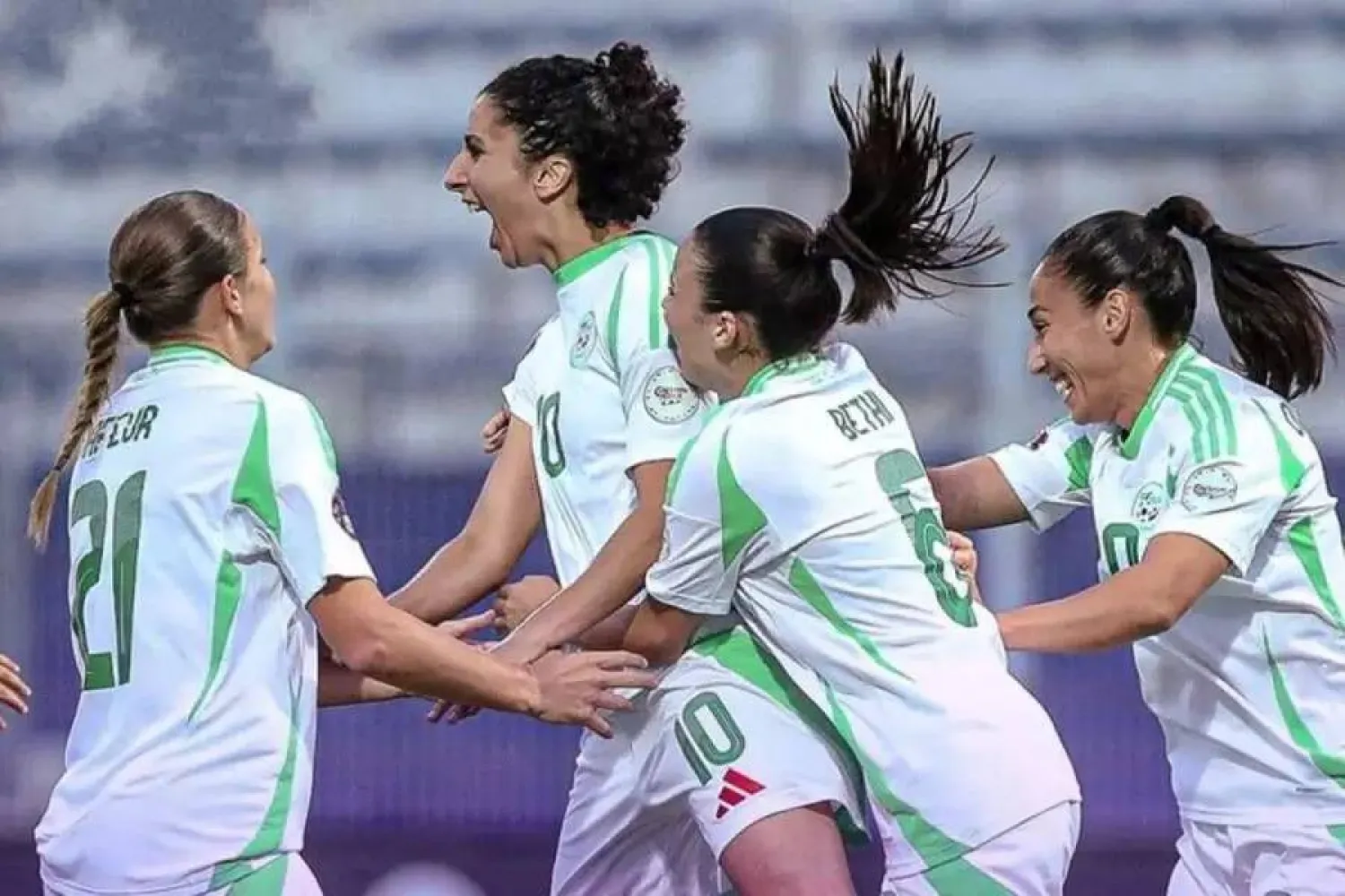 وصول بعثة سيدات الجزائر إلى القاهرة لملاقاة منتخب مصر وديًا – كل الكورة#وصول #بعثة #سيدات #الجزائر #إلى #القاهرة #لملاقاة #منتخب #مصر #وديا #كل #الكورة