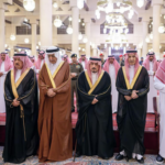 أمير الرياض يؤدي صلاة الميت على الأميرة نوره بنت عبدالعزيز بجامع الإمام تركي بن عبدالله#أمير #الرياض #يؤدي #صلاة #الميت #على #الأميرة #نوره #بنت #عبدالعزيز #بجامع #الإمام #تركي #بن #عبدالله