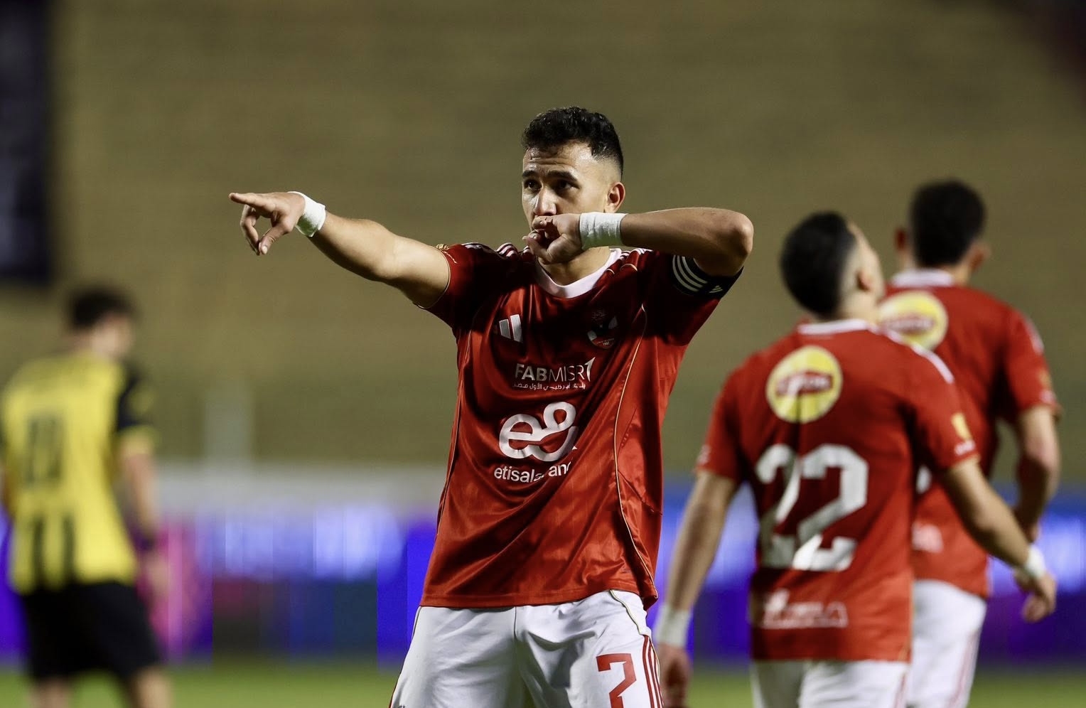 الأهلي يحقق فوزًا صعبًا على المقاولون العرب ويواصل مطاردة الزمالك وبيراميدز#الأهلي #يحقق #فوزا #صعبا #على #المقاولون #العرب #ويواصل #مطاردة #الزمالك #وبيراميدز