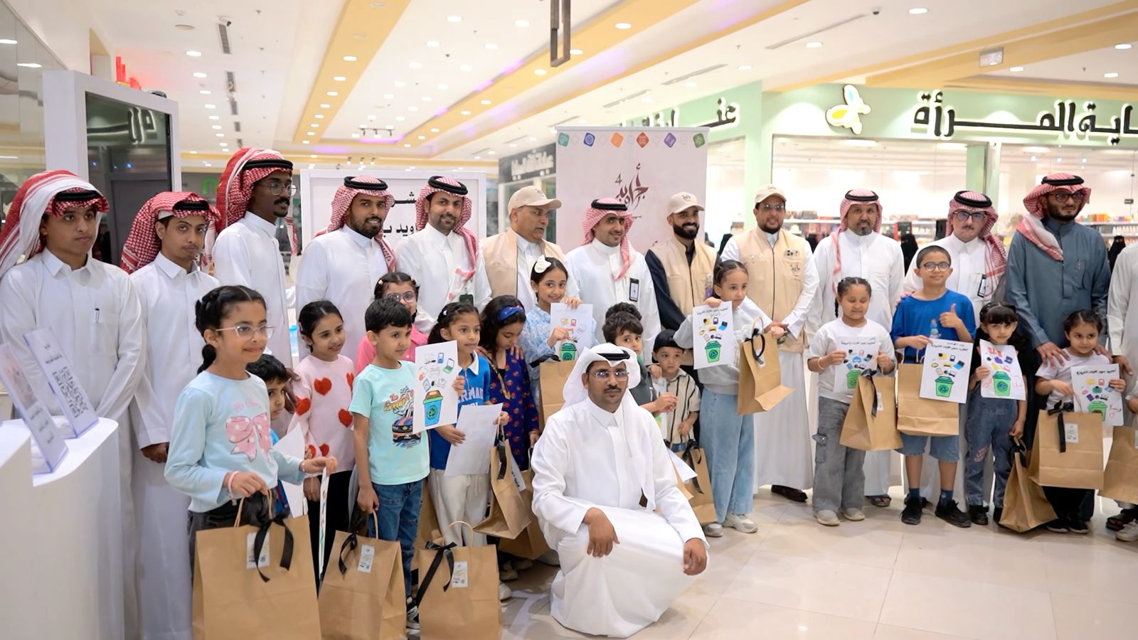 المجاردة تعزز الوعي بالنفايات الإلكترونية عبر أجاويد 4#المجاردة #تعزز #الوعي #بالنفايات #الإلكترونية #عبر #أجاويد