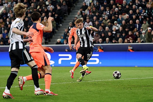 برشلونة ينجو من الخسارة أمام نيوكاسل بتعادل مثير 1-1 في دوري أبطال أوروبا#برشلونة #ينجو #من #الخسارة #أمام #نيوكاسل #بتعادل #مثير #في #دوري #أبطال #أوروبا